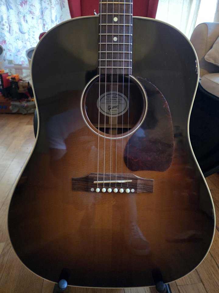 Gibson J-45 Standard de segunda mano · Foto 4 de 10 · Madrid · 1900 €