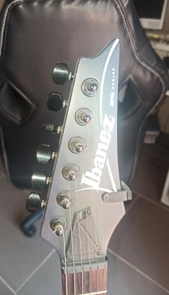 Ibanez RGAT62 – Potencia, Precisión y Carácter DiMarzio