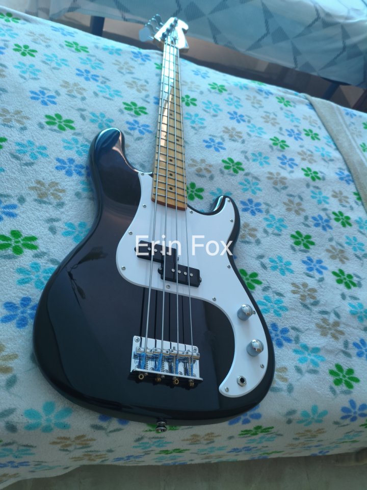 Bajo P Bass con Flats