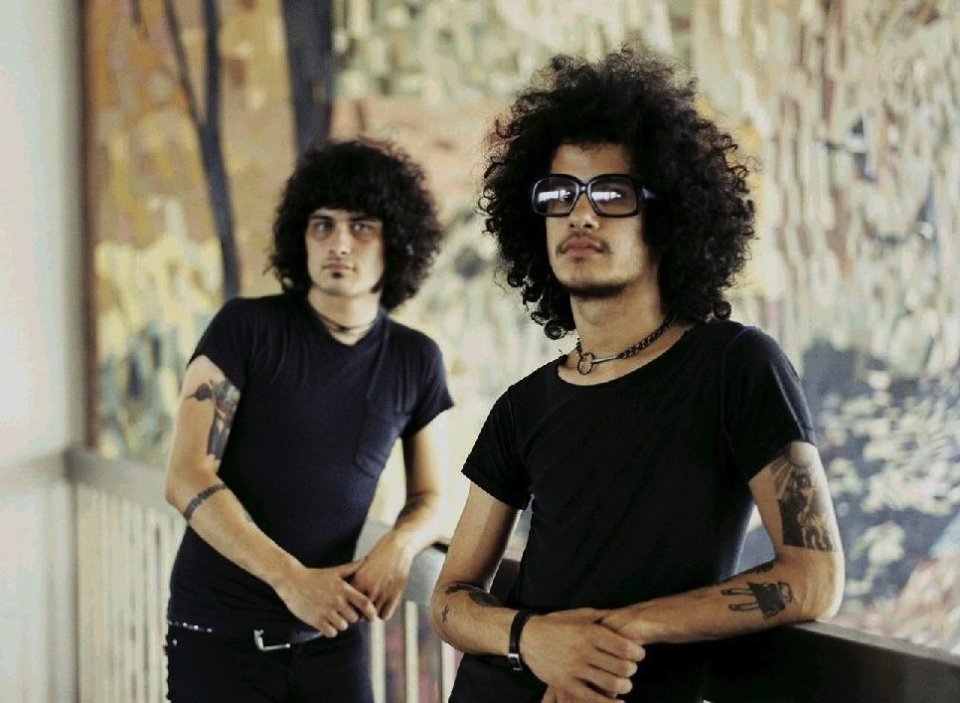 Buscamos bajista y cantante posthardcore