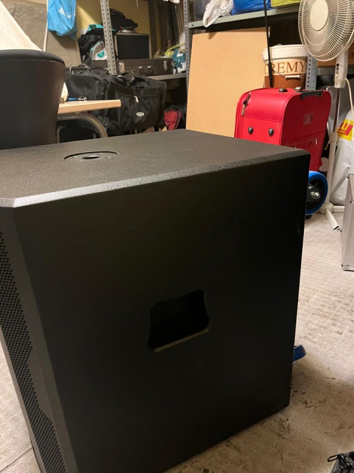 PA Completo Alto TS415 (x2) + Sub TS18S (x1) - En garantía de segunda mano · Foto 8 de 10 · Valencia · 1200 €