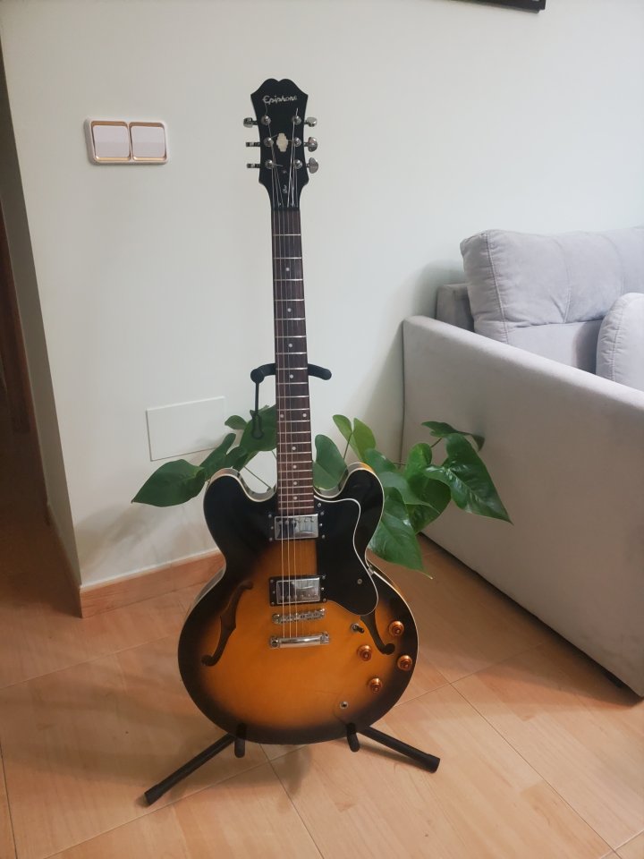 Epiphone ES 335 sunburt. Vendo o cambio.