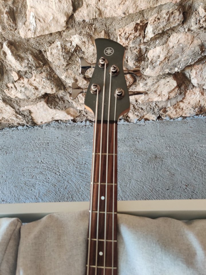 Bajo Yamaha TRBX304 MGR de segunda mano · Foto 2 de 4 · Madrid · 300 €
