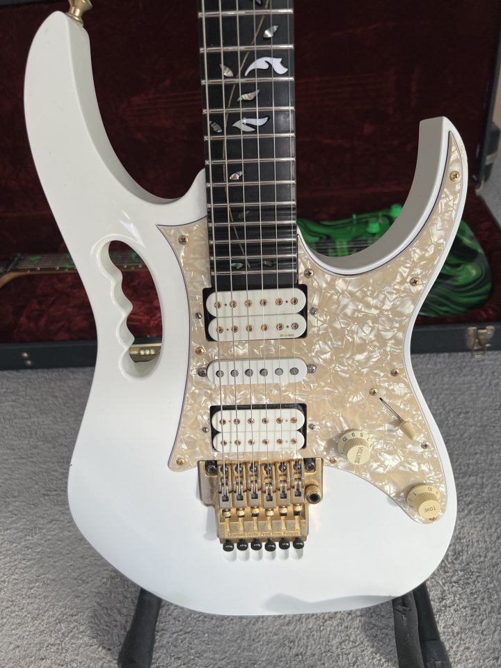 Ibanez JEM7V-WH 1998 FujiGen. Guitarra ibanez jem