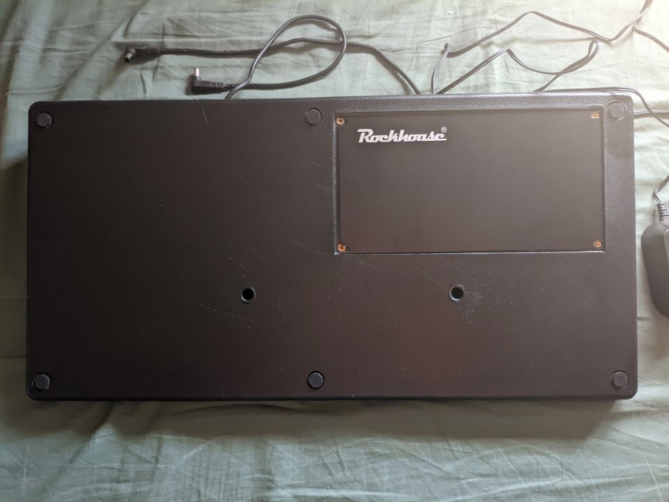 Pedales,maleta Gator,base pedales y powerplant de segunda mano · Foto 6 de 10 · Cádiz · 225 €
