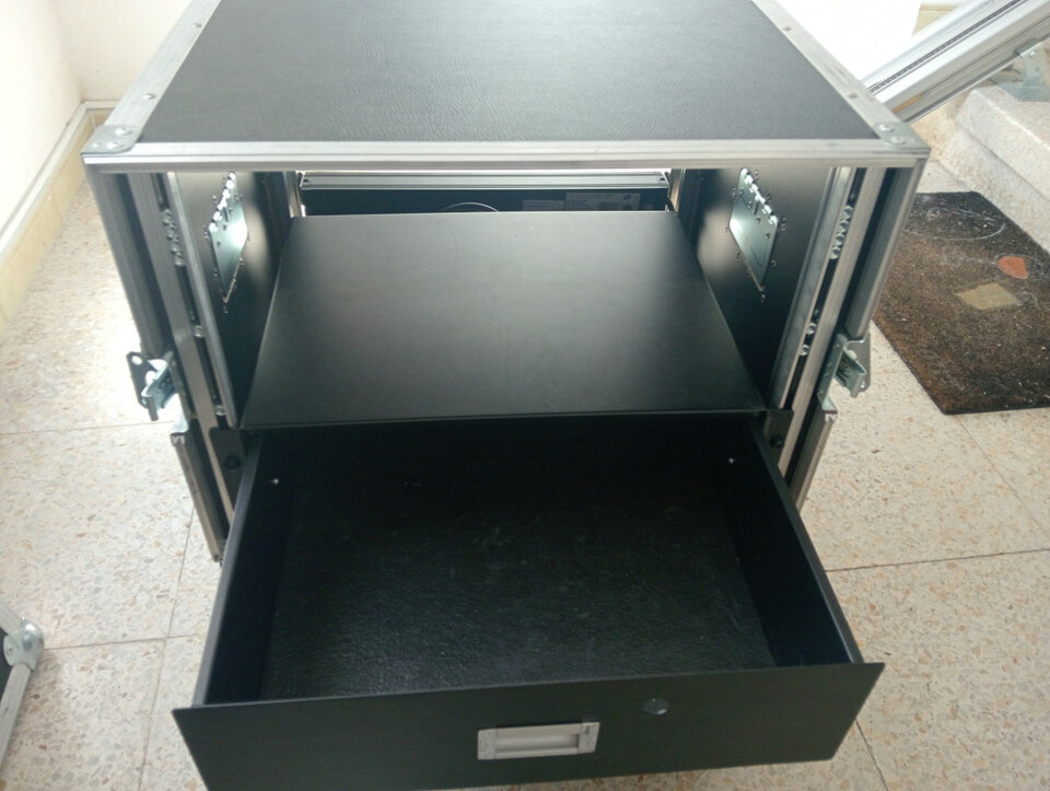 Thon Rack 8U Live 45 Wheels