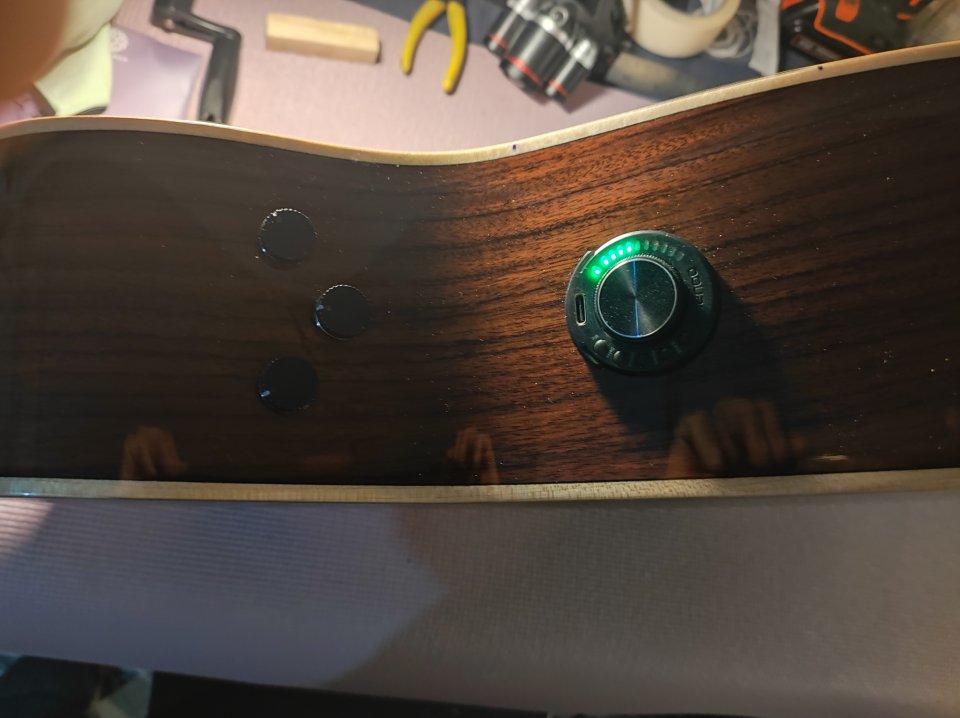 Yamaha LS-TA toda maciza.