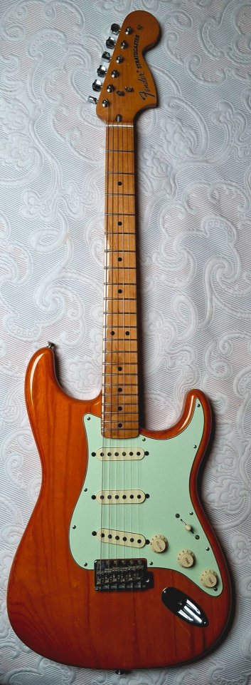 Fender Stratocaster Vintera 70s con Antiquity Texas Hot