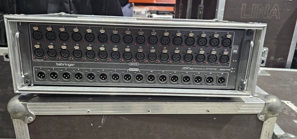 Behringer X32 Compact + S32