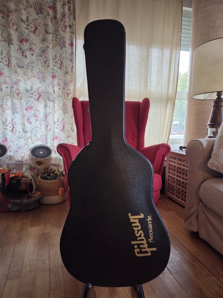 Gibson J-45 Standard de segunda mano · Foto 10 de 10 · Madrid · 1900 €