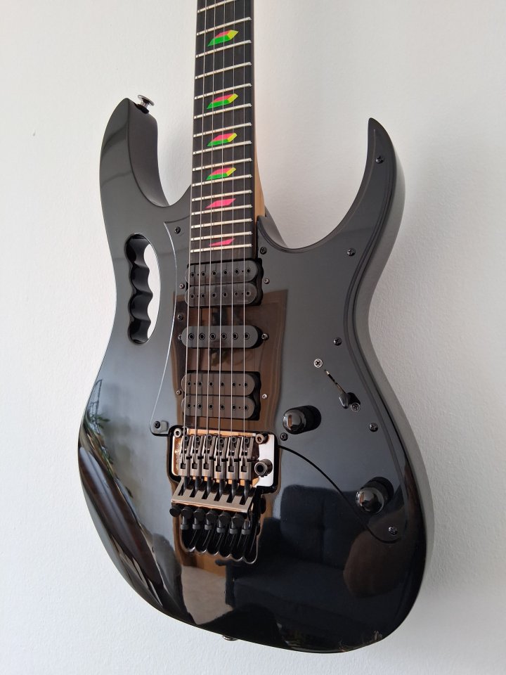 Ibanez JEM 555 1997 Mod (Piramids + Ébano + Gotoh + Trastes nuevos) de segunda mano · Foto 1 de 7 · Madrid · 1250 €