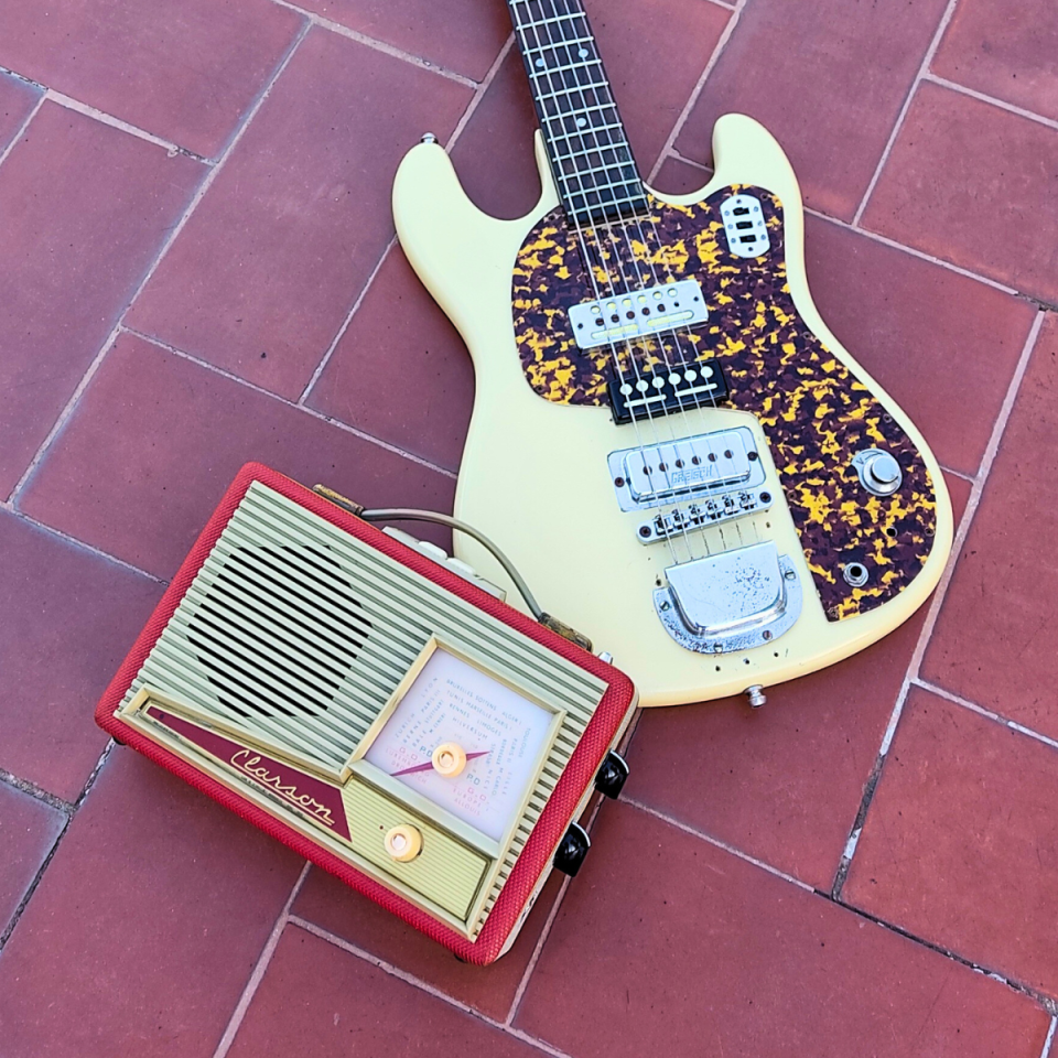 Amps de guitarra hechos con radios transistor vintage Zeta Creations de segunda mano · Foto 10 de 10 · Barcelona · 160 €