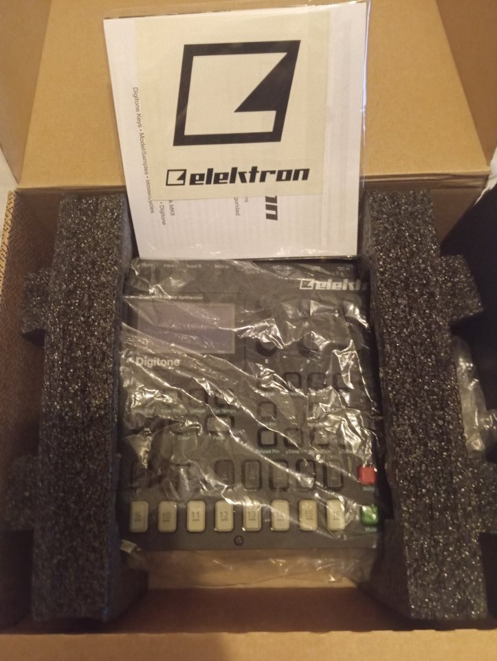 Elektron Digitone, decksaver, bancos de sonido.. de segunda mano · Foto 6 de 6 · La Rioja · 450 €
