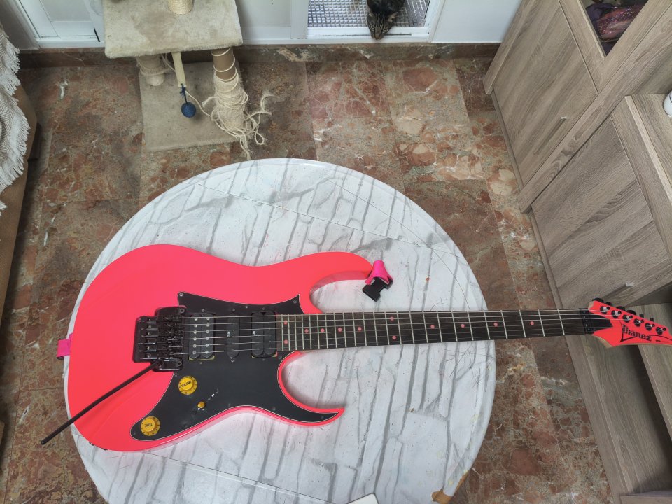Ibanez RG XXV Aniversario Rosa Fluorescente de segunda mano · Foto 3 de 5 · Granada · 480 €