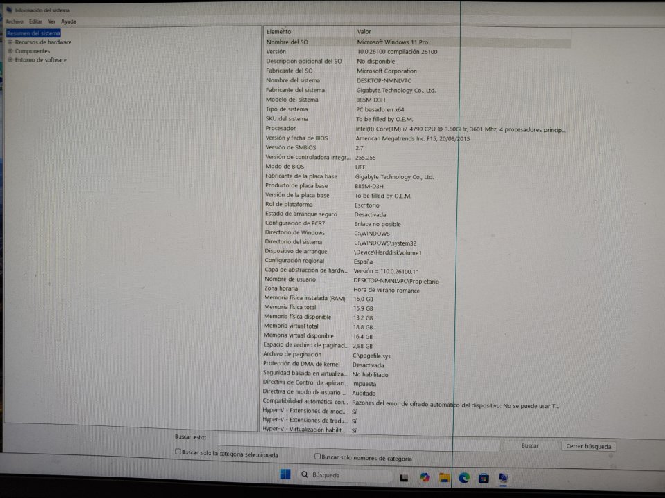 Hakintosh con macOS Monterey y Windows 11 Pro. ideal para diseño, audio y estabilidad. de segunda mano · Foto 3 de 9 · Cádiz · 180 €