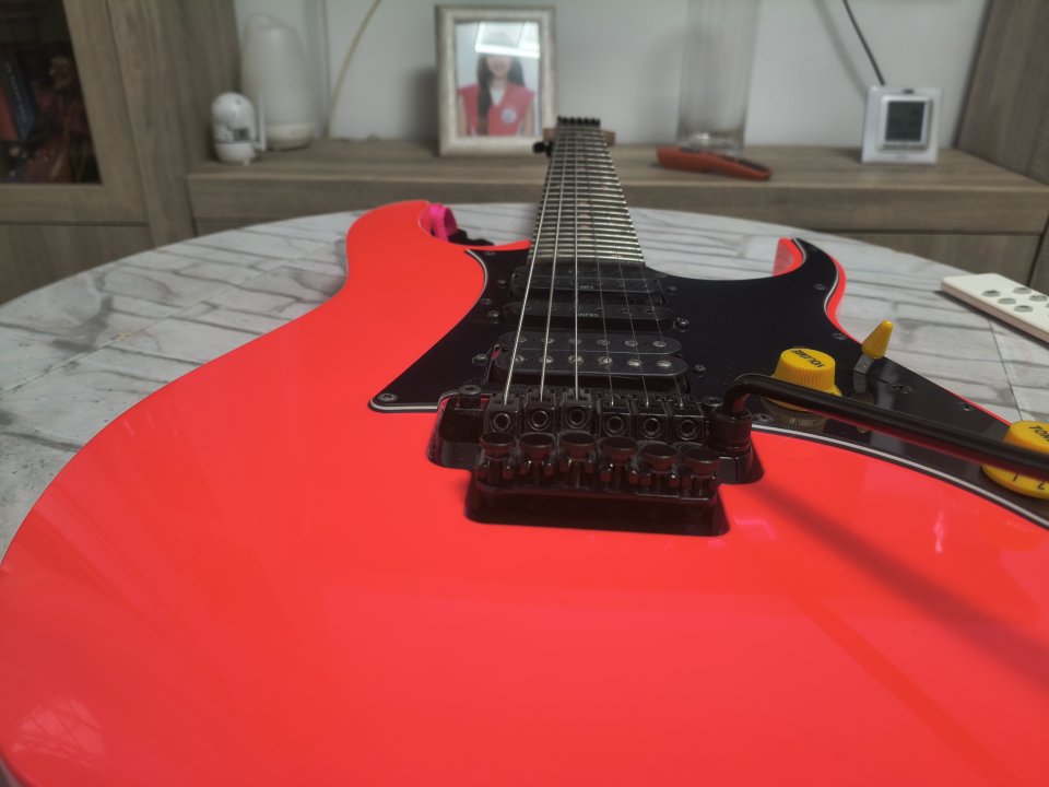 Ibanez RG XXV Aniversario Rosa Fluorescente de segunda mano · Foto 4 de 5 · Granada · 480 €