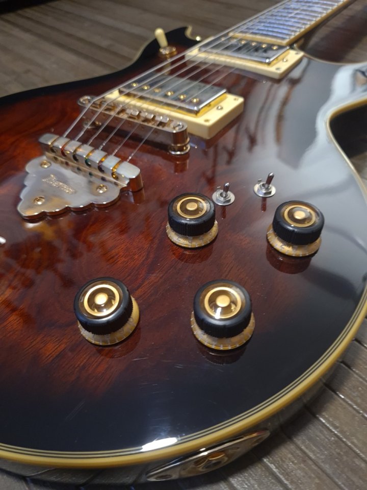 Ibanez Artist Series AR325 DBS 2017 de segunda mano · Foto 2 de 10 · Sevilla · 370 €