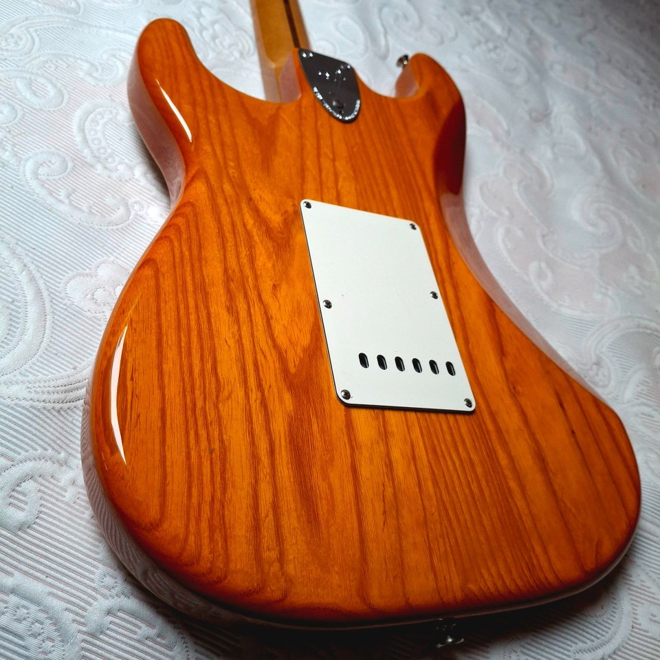 Fender Stratocaster Vintera 70s con Antiquity Texas Hot