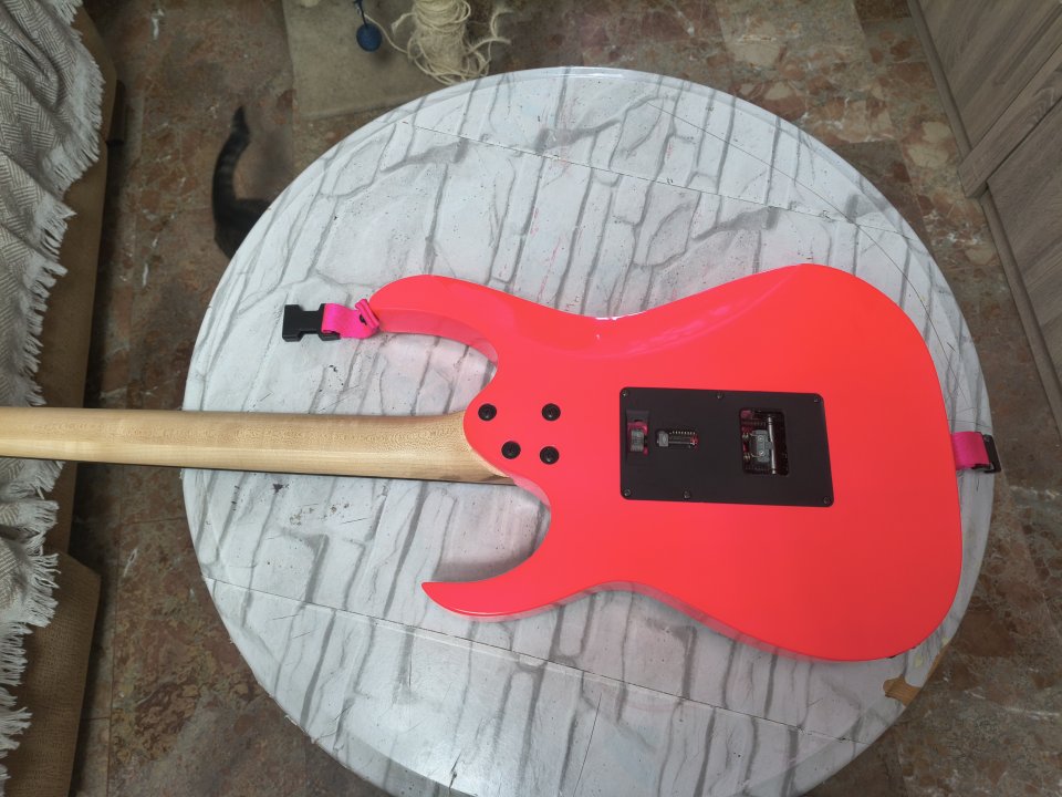 Ibanez RG XXV Aniversario Rosa Fluorescente de segunda mano · Foto 5 de 5 · Granada · 480 €