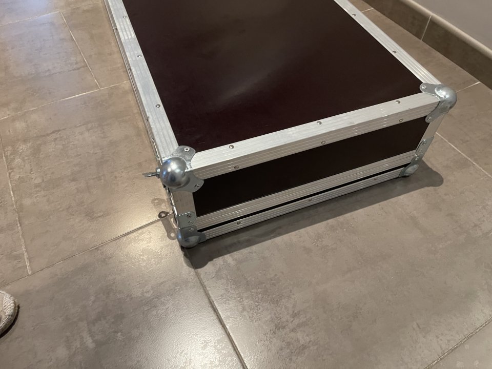 Roland Fantom 8 + hardcase Thon