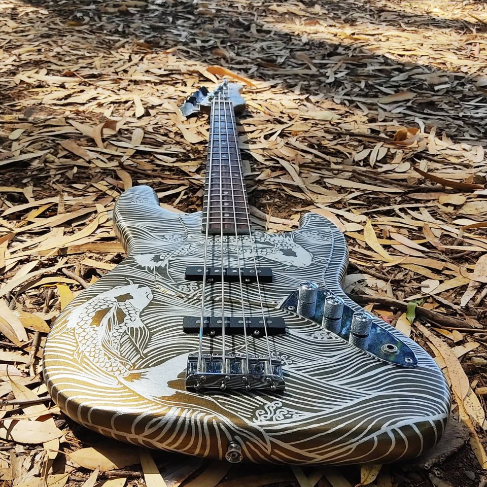 Customiza tu Bajo Eléctrico! de segunda mano · Foto 4 de 10 · Cantabria · 250 €
