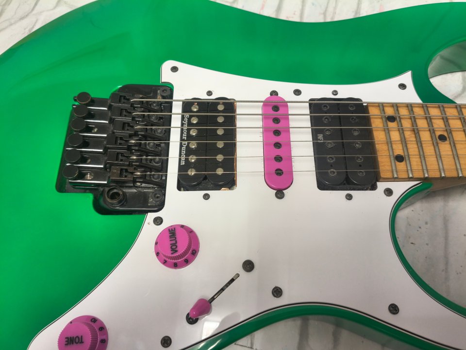 Ibanez RG 350MZ Customizada Steve Vai de segunda mano · Foto 2 de 5 · Granada · 480 €