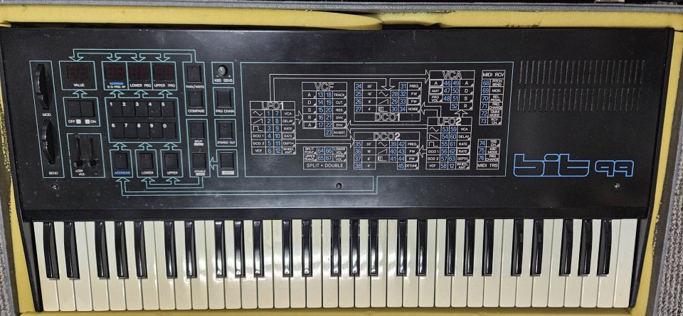 Crumar Bitt99 de segunda mano · Foto 1 de 5 · Araba · 1000 €