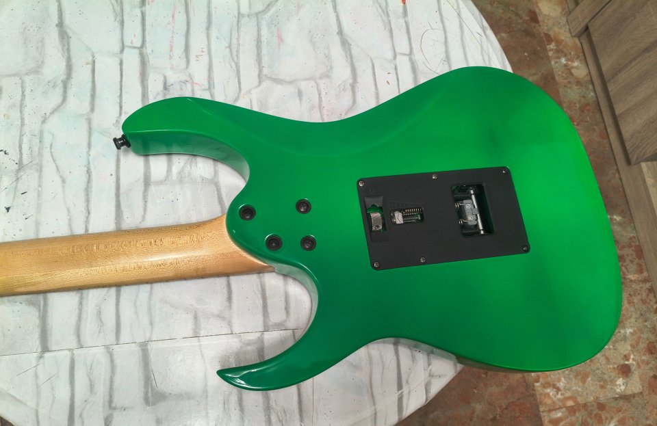 Ibanez RG 350MZ Customizada Steve Vai de segunda mano · Foto 3 de 5 · Granada · 480 €