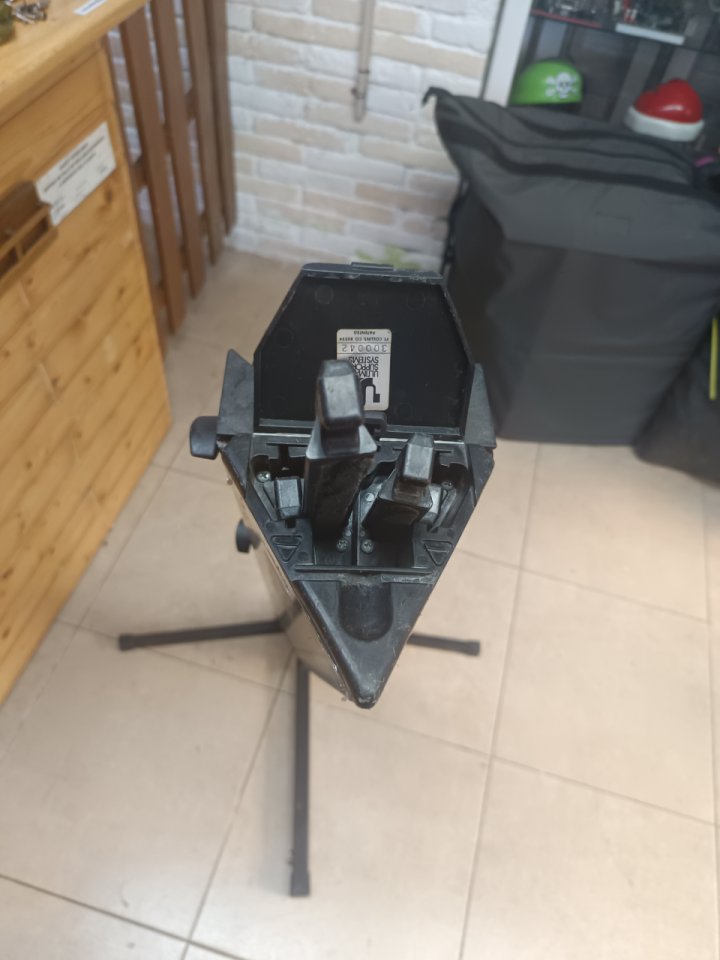 soporte teclados Ultimate AX-48