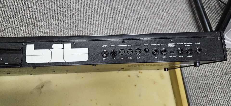 Crumar Bitt99 de segunda mano · Foto 3 de 5 · Araba · 1000 €