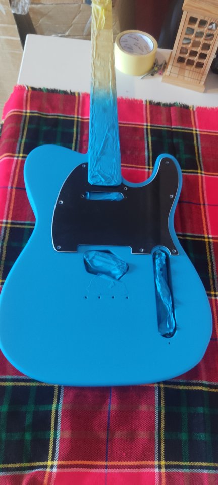 PINTA tu Guitarra Eléctrica! de segunda mano · Foto 8 de 10 · Cantabria · 250 €