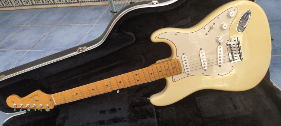 Fender Stratocaster American Special Olympic White (Buttercream) NOS / 2002 de segunda mano · Foto 2 de 10 · Sevilla · 1500 €