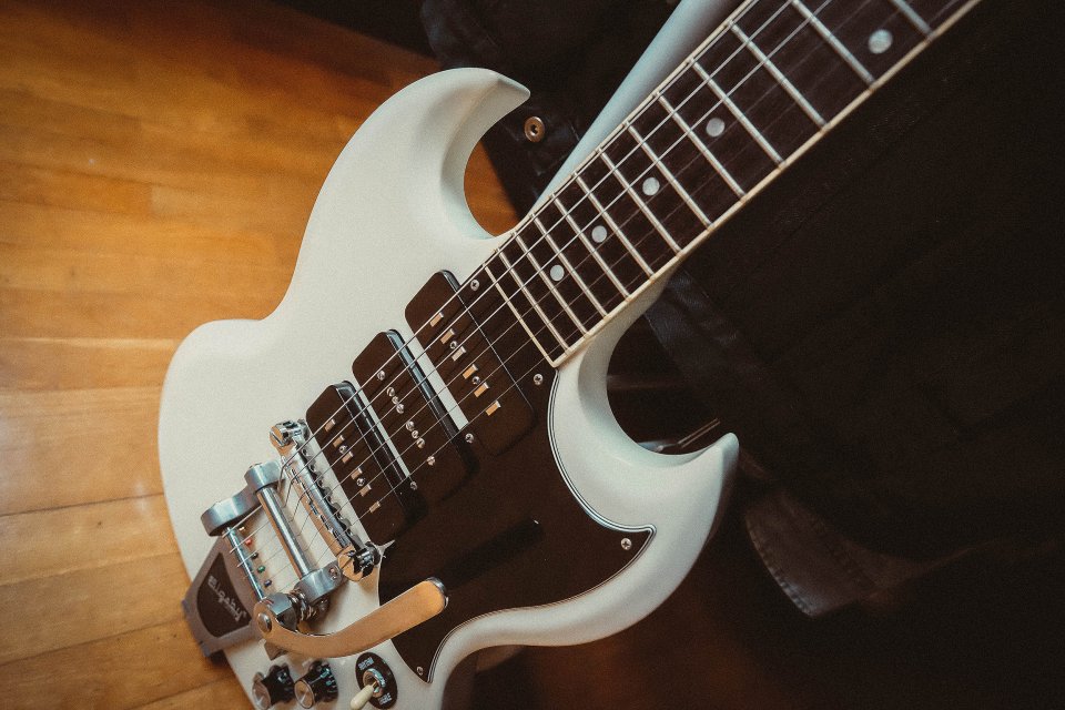 Gibson ES-335 Goldtop Ltd. Edition & Gibson SG Pete Townshend Customizada de segunda mano · Foto 6 de 9 · Asturias · 5000 €