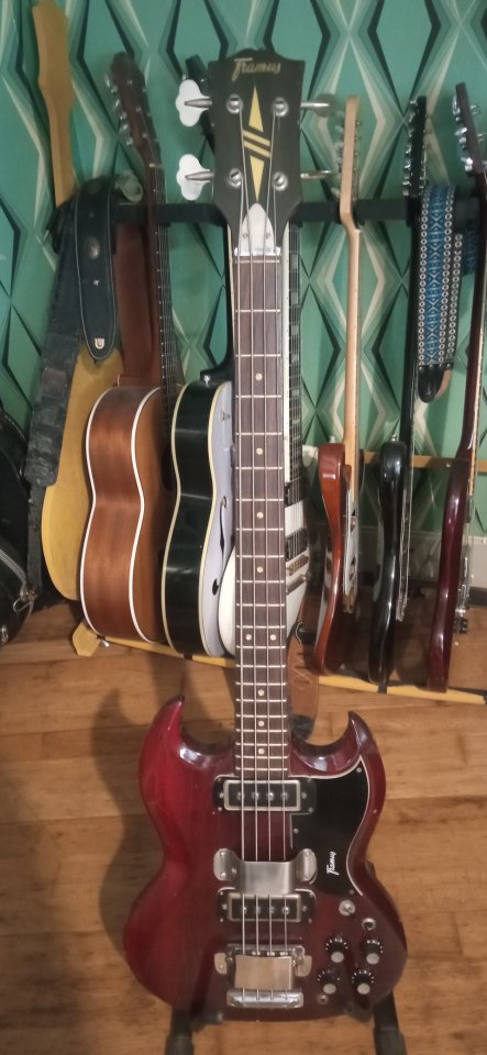 Bajo eléctrico Framus