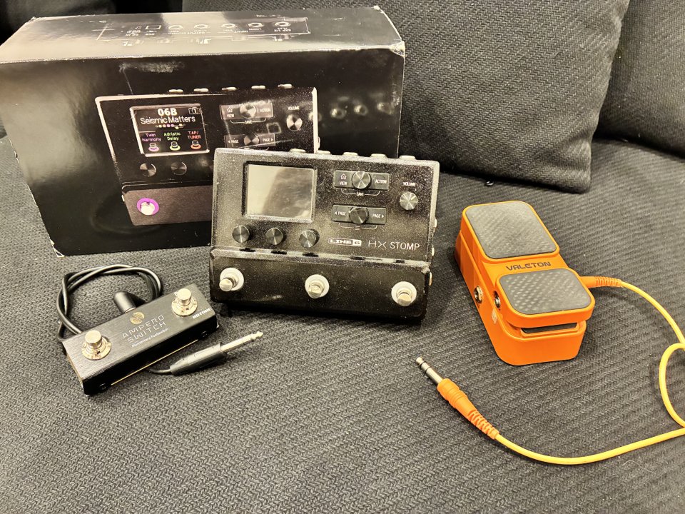 HX Stomp + Extras de segunda mano · Foto 1 de 4 · Madrid · 400 €