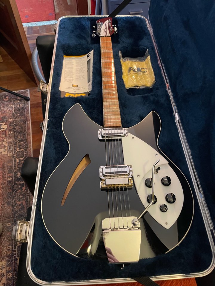 Rickenbacker 360v64 Jetglo réplica de Harry White de segunda mano · Foto 1 de 10 · Gipuzkoa · 2330 €