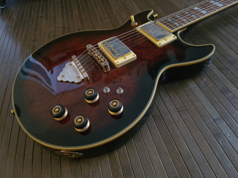 Ibanez Artist Series AR325 DBS 2017 de segunda mano · Foto 9 de 10 · Sevilla · 370 €