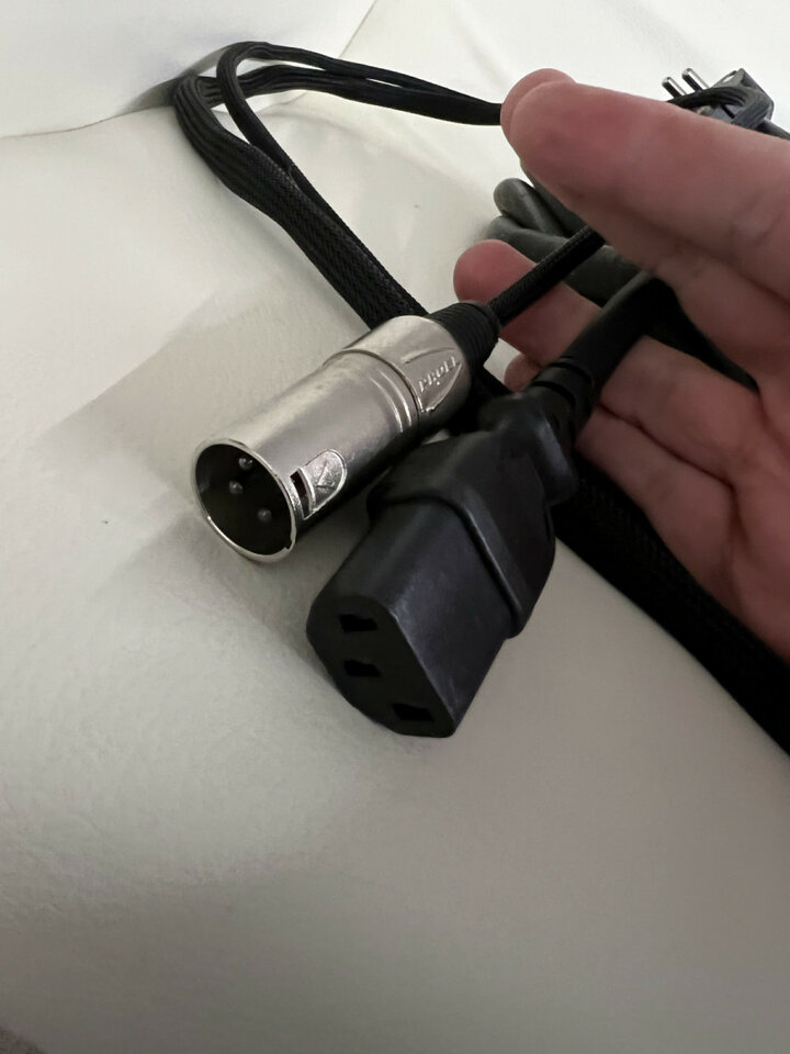 Cable confeccionado XLR/Schuco a XLR IEC de 10m  (ex demo)