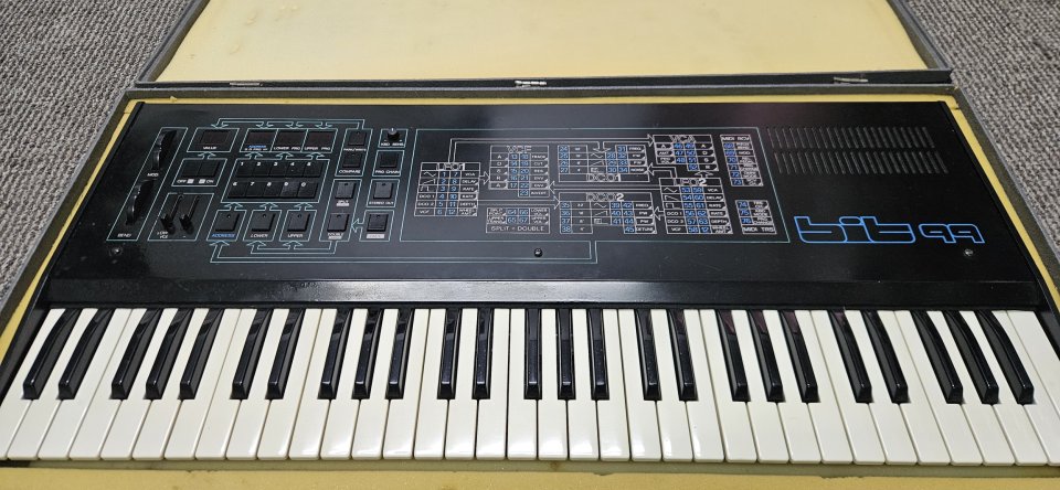 Crumar Bitt99 de segunda mano · Foto 5 de 5 · Araba · 1000 €