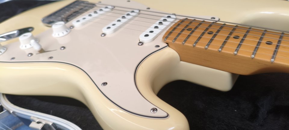 Fender Stratocaster American Special Olympic White (Buttercream) NOS / 2002 de segunda mano · Foto 4 de 10 · Sevilla · 1500 €
