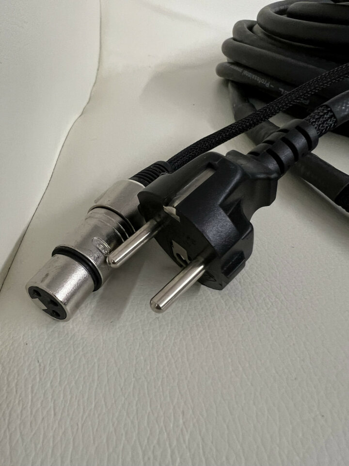 Cable confeccionado XLR/Schuco a XLR IEC de 10m  (ex demo)