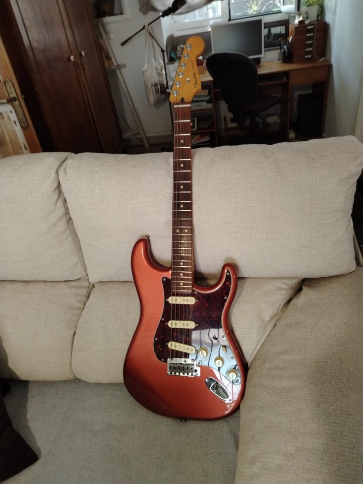 Fender stratocaster player plus