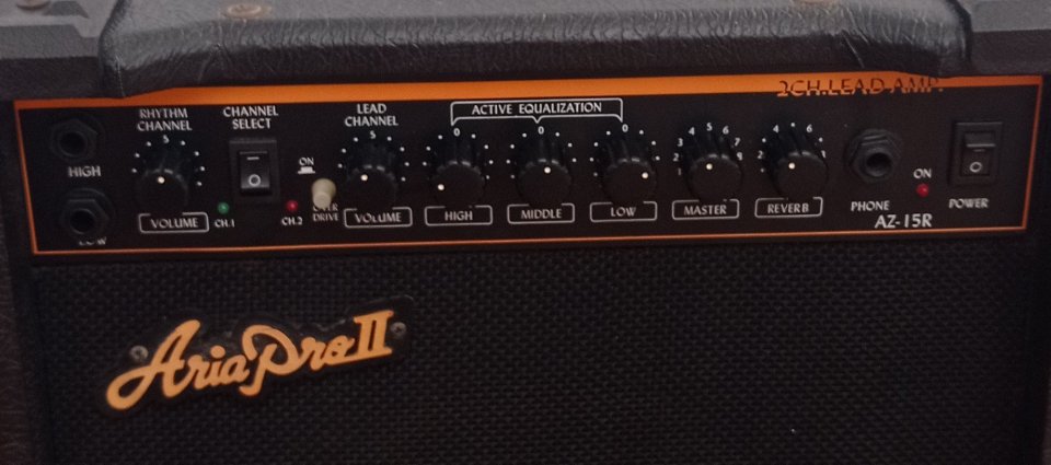 Amplificador de guitarra eléctrica Aria Pro II para reparar de segunda mano · Foto 3 de 7 · Cuenca · 15 €