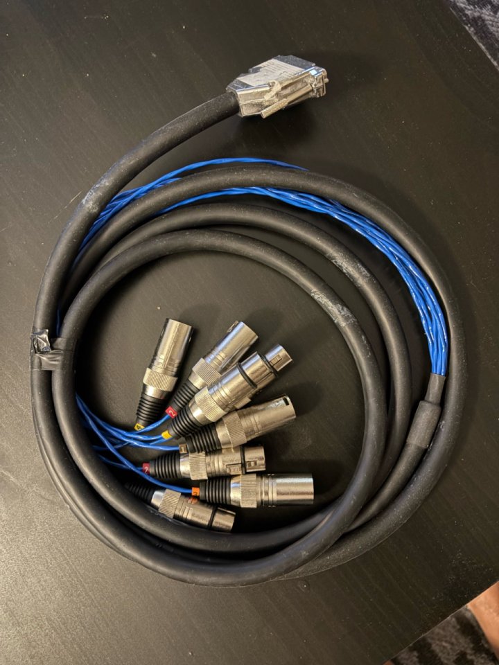 Manguera AES/EBU de segunda mano · Foto 1 de 2 · Madrid · 50 €