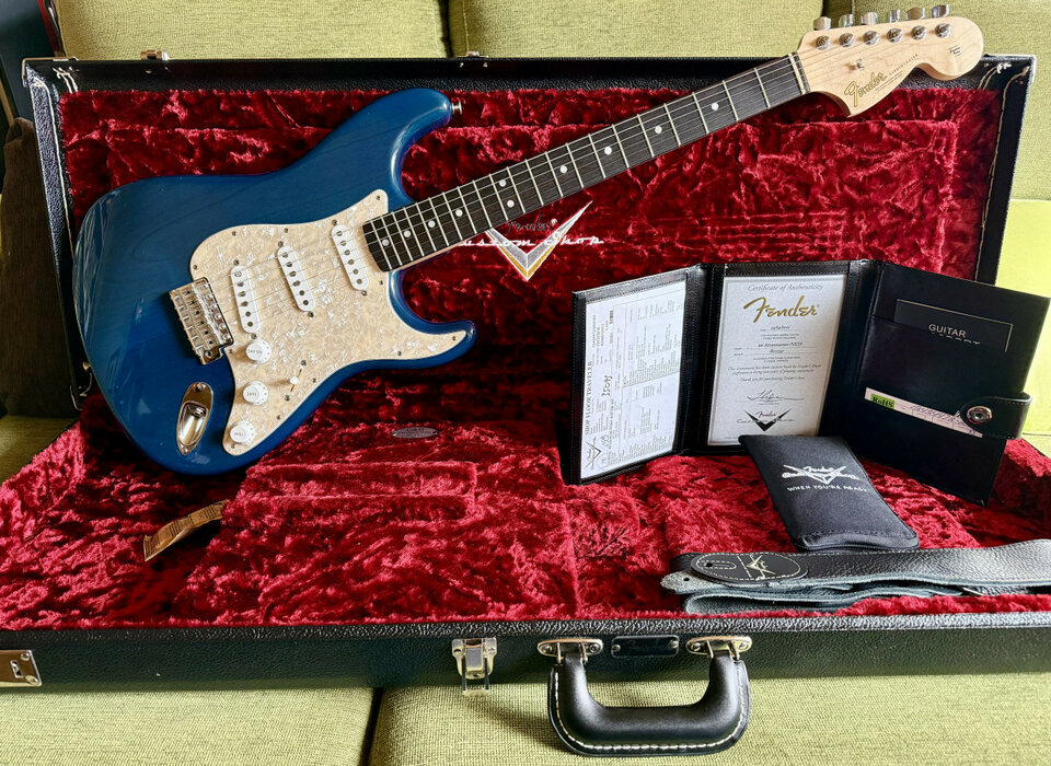 Guitarra FENDER CUSTOM SHOP '66 REISSUE STRATOCASTER NOS RW Sapphire Blue