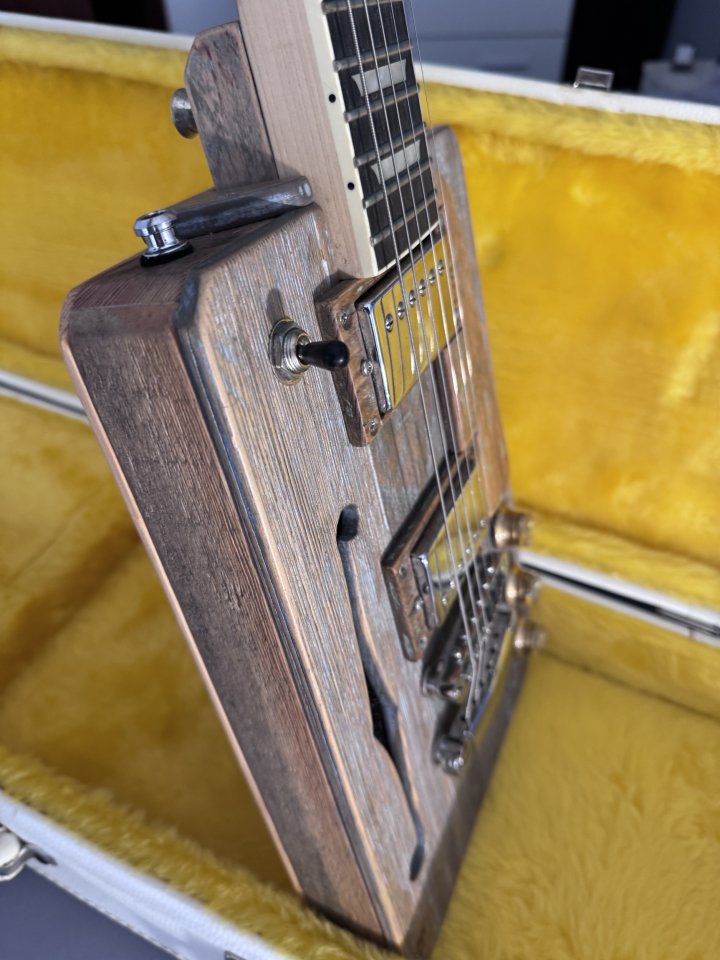 Cigar box de calidad Loluthier.