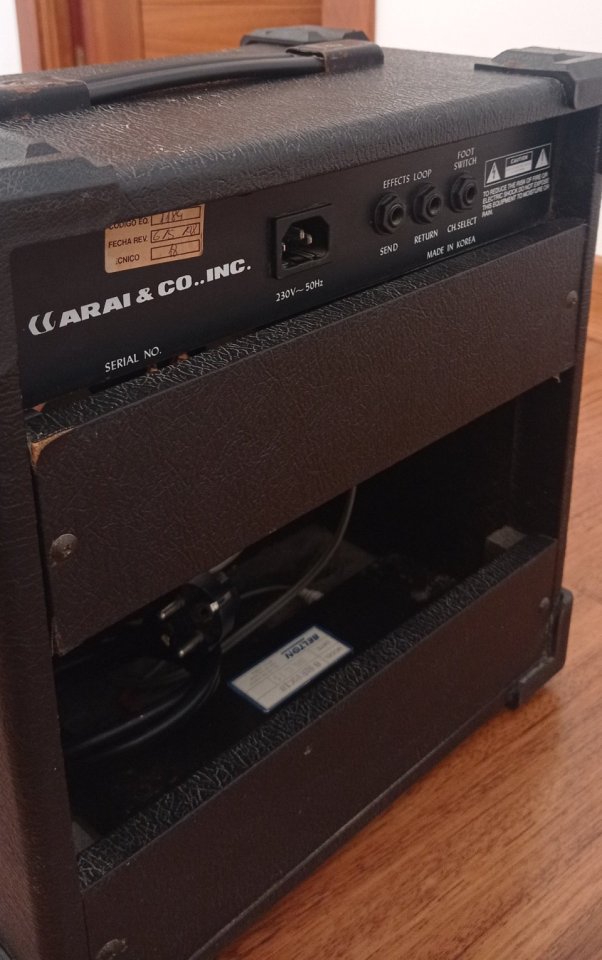 Amplificador de guitarra eléctrica Aria Pro II para reparar de segunda mano · Foto 6 de 7 · Cuenca · 15 €