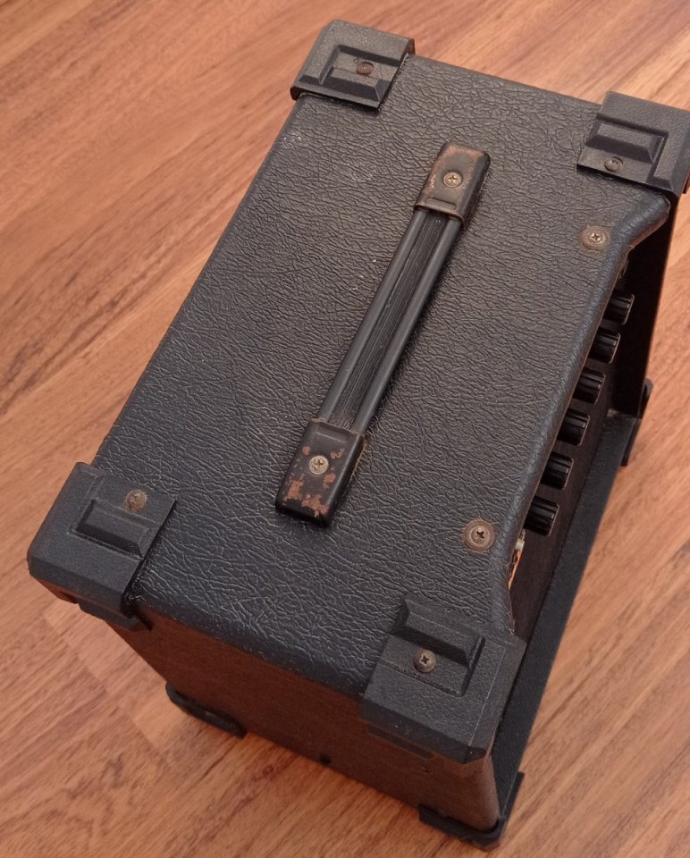Amplificador de guitarra eléctrica Aria Pro II para reparar de segunda mano · Foto 7 de 7 · Cuenca · 15 €