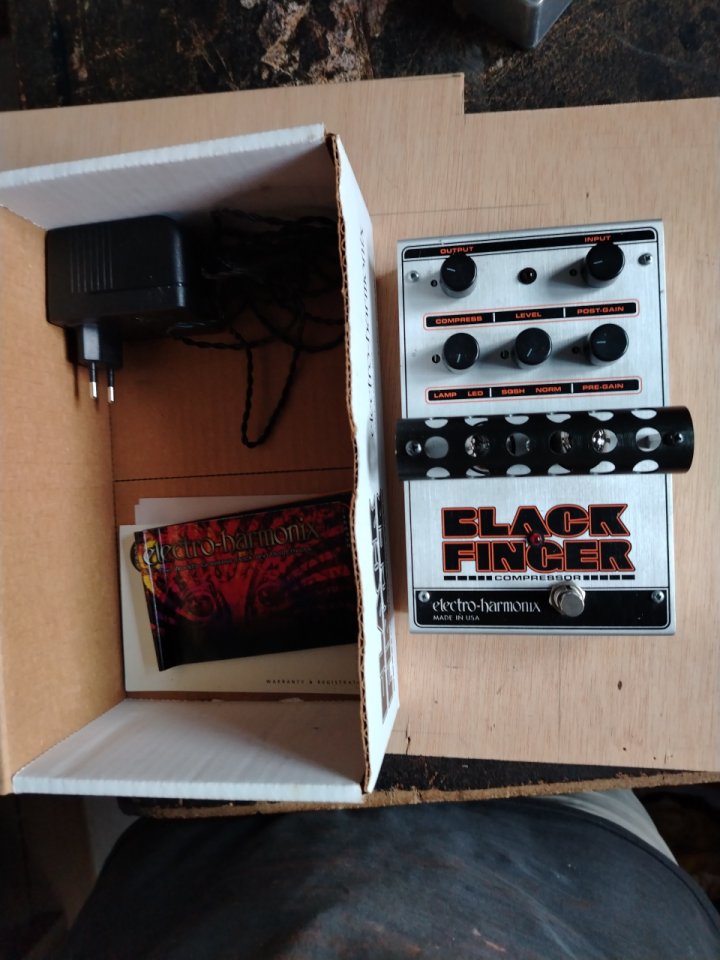 Electro Harmonix black finger