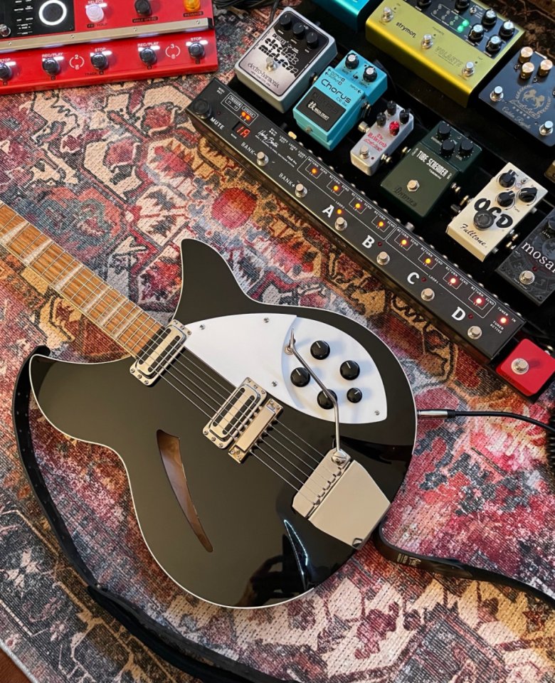 Rickenbacker 360v64 Jetglo réplica de Harry White de segunda mano · Foto 9 de 10 · Gipuzkoa · 2330 €
